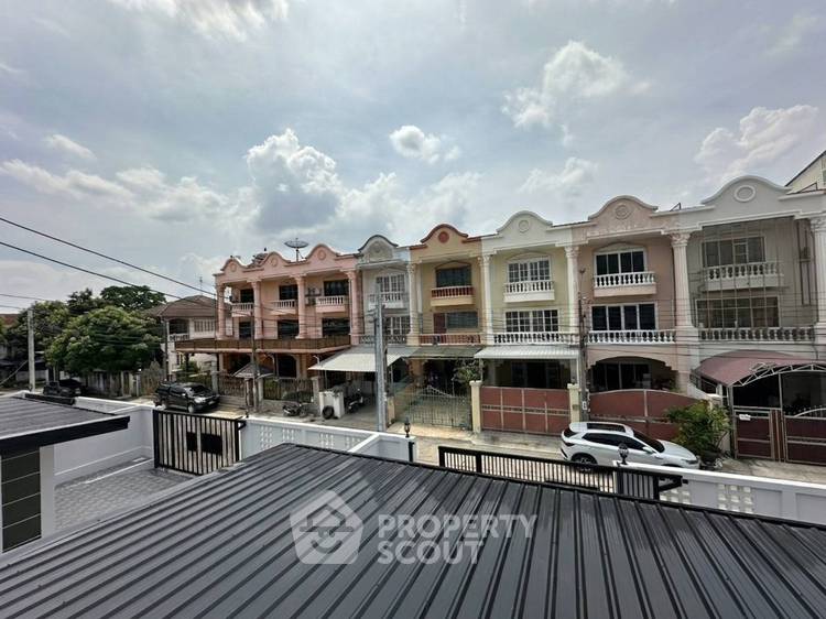 picture 5-BR Townhouse in Sala Thammasop (ID 2966082) - 2/11