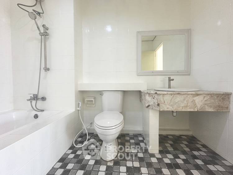 picture 5-BR Townhouse in Sala Thammasop (ID 2966082) - 6/11
