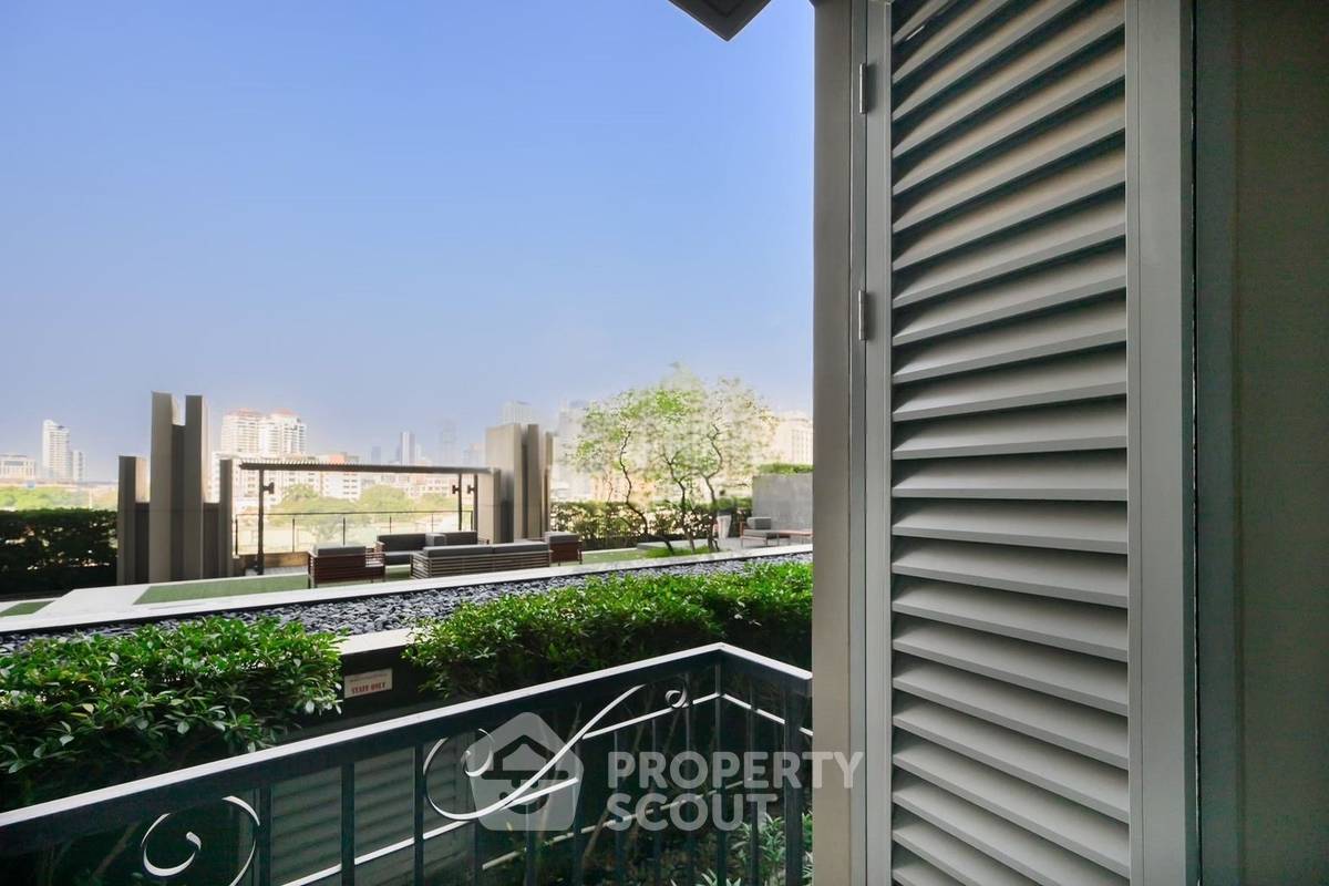 picture Well-Located 1-BR Condo At The Crest Sukhumvit 34, 200m To BTS Thong Lor (ID 2977809) - 8/11