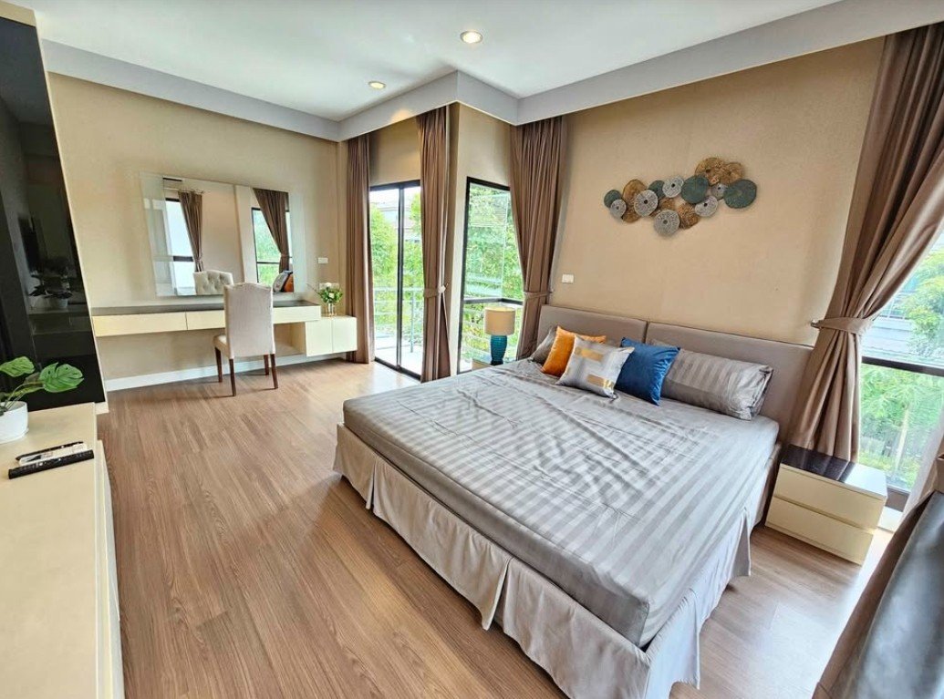 picture LTH15698 – Luxury House for Rent Suan Luang Rama 9 | Spacious Family Residence | Near Suan Luang Rama IX Park | 120,000 THB - 3/6