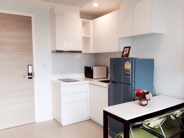 รูป ห้องใหญ่ ตกแต่งสวย ราคาพิเศษ ให้เช่า Condolette Ize ราชเทวี เฟอร์และเครื่องใช้ไฟฟ้าครบ พร้อมเข้าอยู่ - รูปที่ 6/6