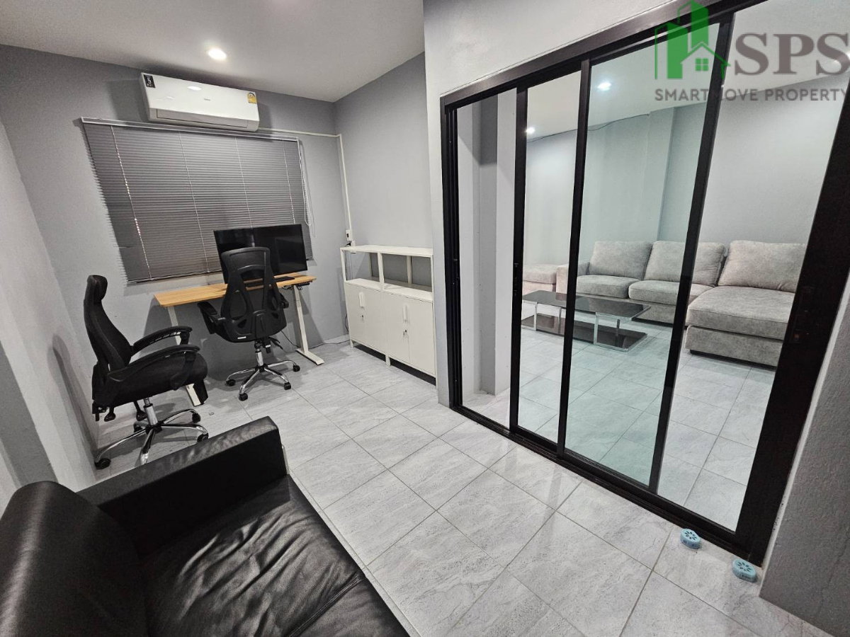 รูป ให้เช่า Townhouse สุขุมวิท 72 ใกล้บีทีเอสแบริ่ง (SPSP654) - รูปที่ 8/18
