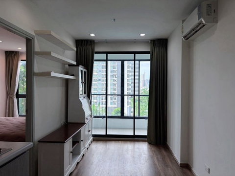 Sales Ideo Sathorn-Thapra Condo near BTS Pho Nimit and The Mall Thapra. Fully furnished, ready to move in, beautiful view.