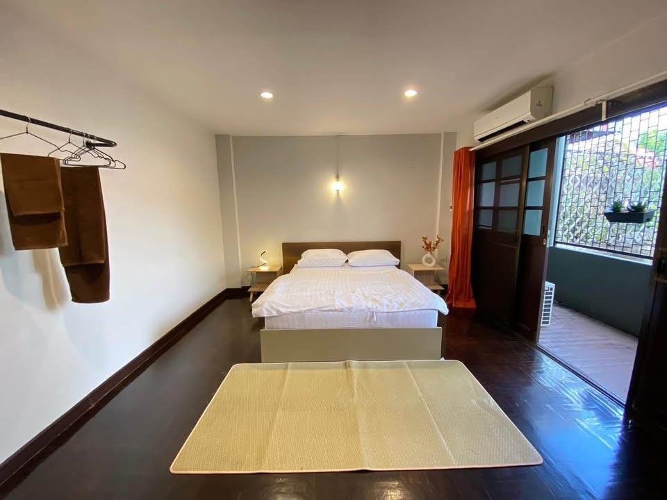 picture LTHC15695 – Luxury Townhouse for Rent Ekkamai | Spacious 4 Floor Residence | Near BTS Ekkamai | 90,000 THB | ทาวน์เฮาส์หรูให้เช่า เอกมัย พื้นที่กว้าง ใกล้ BTS เอกมัย - 6/6