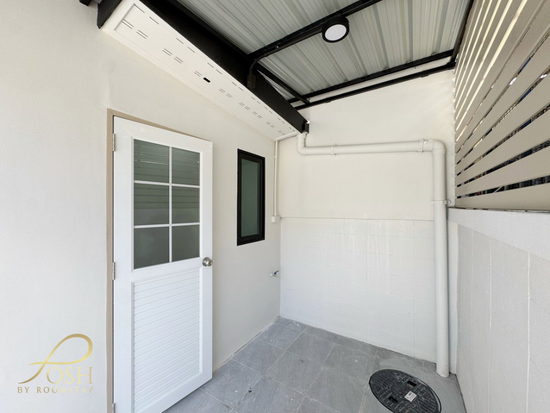 รูป ภูเก็ตวิลล่าสาม Phuket Villa3 บ้านแฝดทำเลหน้าสวน ไม่ติดกับหลังอื่น มาพร้อมส่วนต่อเติมทั้งหลัง และมุมนั่งเล่นข้างบ้าน - รูปที่ 23/24