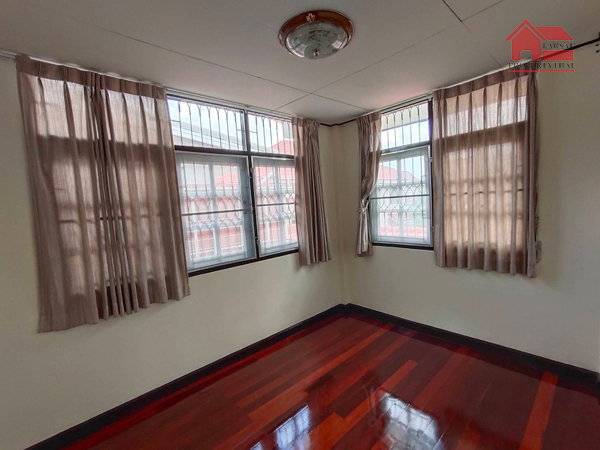 รูป ให้เช่าบ้านเดี่ยว 2ชั้น เนื้อที่ 60 ตร.ว พื้นที่ใช้สอย 220 ตร.ม 6ห้องนอน 3ห้องน้ำ แอร์ ถนน ลาดพร้าว เขตบางกะปิ ราคาเช่า 32,000 บ/ด - รูปที่ 7/17