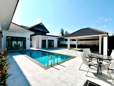 Houses for sale Bang Lamung Chonburi : ✅ Luxury pool villa for sale with separate house in the heart of Pattaya ✅ Pattaya Green vill