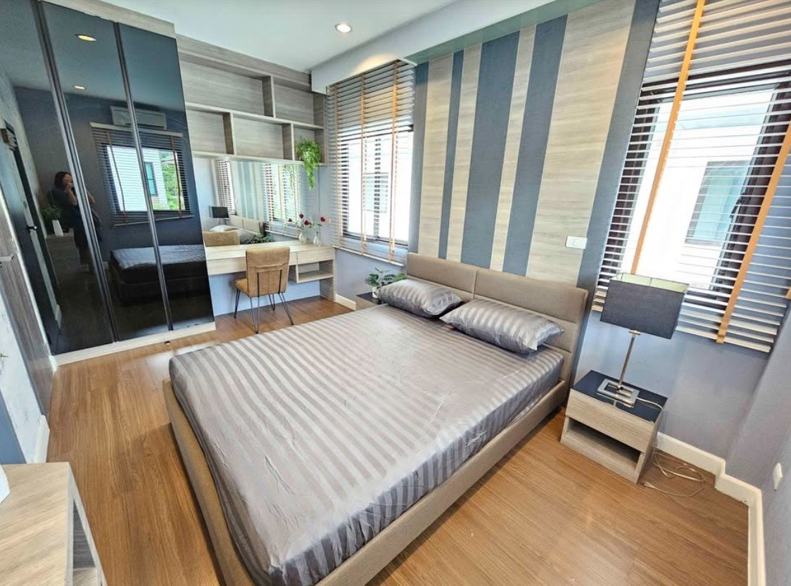 picture LTH15698 – Luxury House for Rent Suan Luang Rama 9 | Spacious Family Residence | Near Suan Luang Rama IX Park | 120,000 THB - 4/6