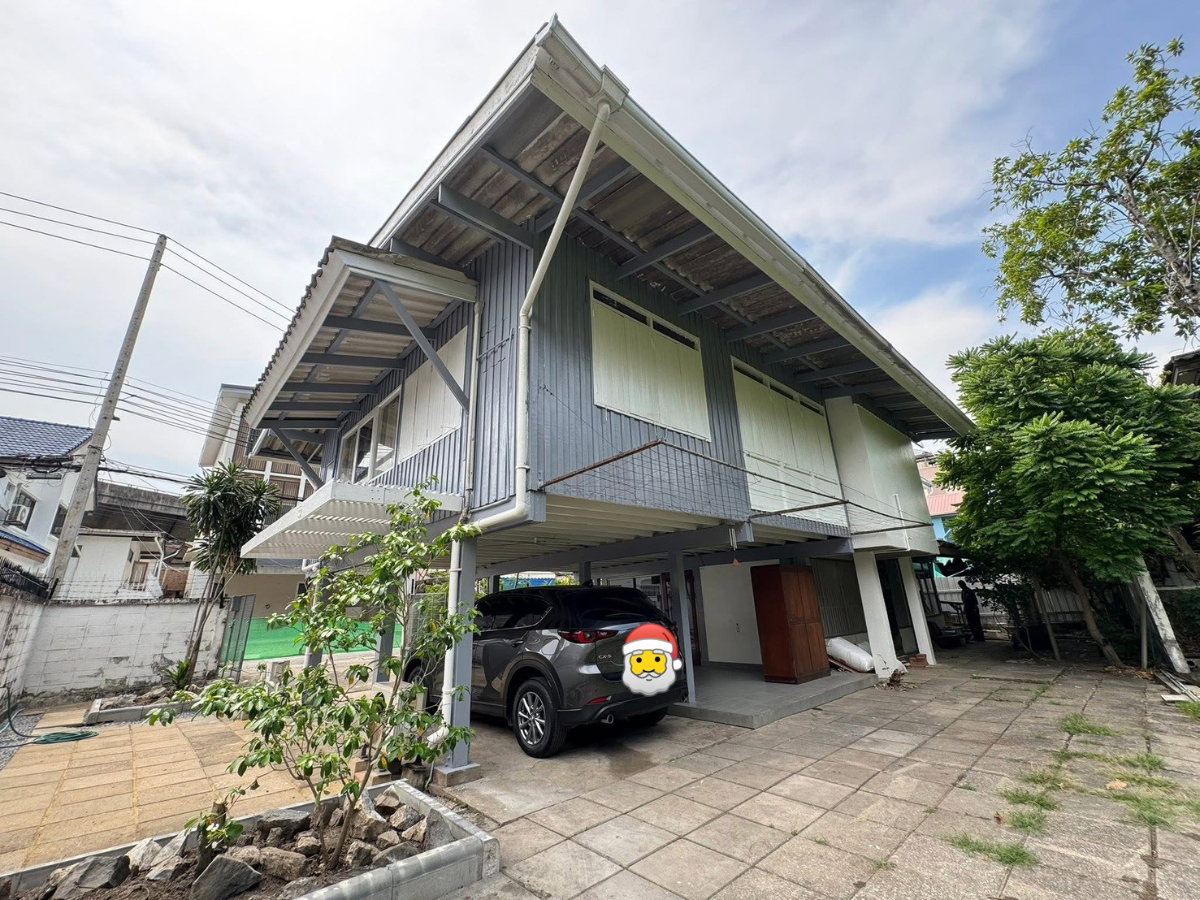 รูป 🏡 บ้านเดี่ยวให้เช่า ซอยศาสนา 2 ใกล้กระทรวงการคลัง พระราม 6 3 ห้องนอน 3 ห้องน้ำ ใจกลางเมือง บรรยากาศร่มรื่น ติดน้ำ เป็นส่วนตัว 🐶🐱 รับสัตว์เลี้ยง - รูปที่ 1/5