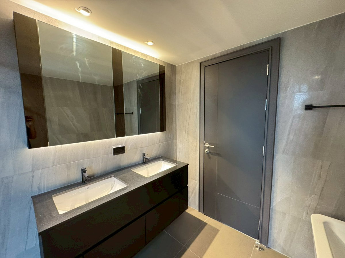 รูป ✨Savvy Ari 4 Condominium Condo for Rent!! Near BTS Ari / 3 bedrooms, 3 bathrooms. Special corner room - รูปที่ 13/77