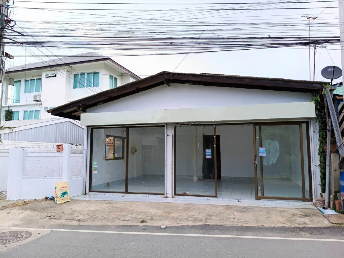 รูป ขายบ้าน 2 ชั้น พร้อมอาคารหน้าร้าน บางเสร่ สัตหีบ ใกล้หาดบางเสร่ เหมาะลงทุนและทำธุรกิจ - รูปที่ 1/7