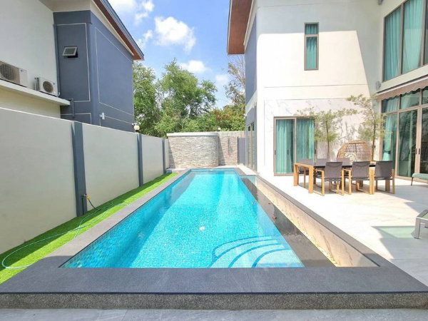 รูป Luxury Pool Villa ทำเลพรีเมียม ใกล้มาบประชัน พัทยา บรรยากาศเงียบสงบ - รูปที่ 2/19