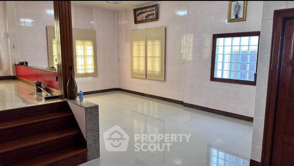 picture 3-BR House in Tha Kham (ID 1506869) - 8/17