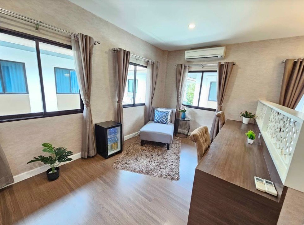 picture LTH15698 – Luxury House for Rent Suan Luang Rama 9 | Spacious Family Residence | Near Suan Luang Rama IX Park | 120,000 THB - 5/6