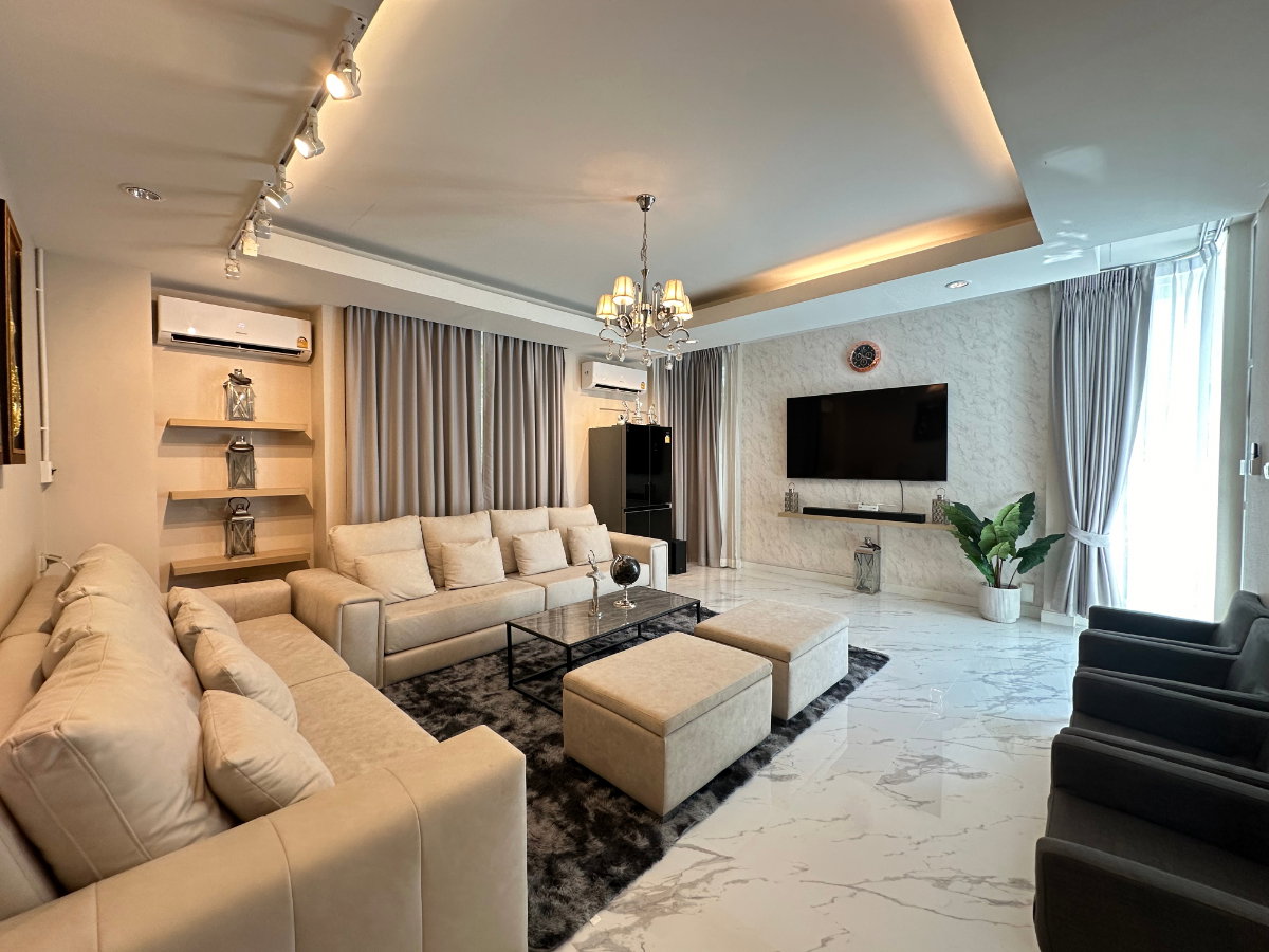 picture 🏡✨ Luxury Resort-Style Pool Villa for Rent 📍 Vararom Premium Watcharapol–Jatuchot - 2/14