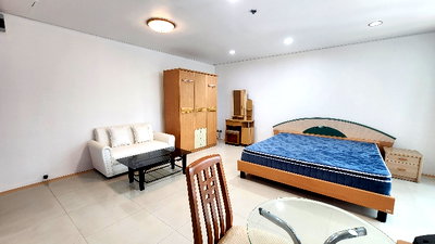 Condos for rent Sathorn Thani Tower : Lumpini Park View | Studio for rent Nice Furnished and Good Location MRT Lumpini & One Bangkok