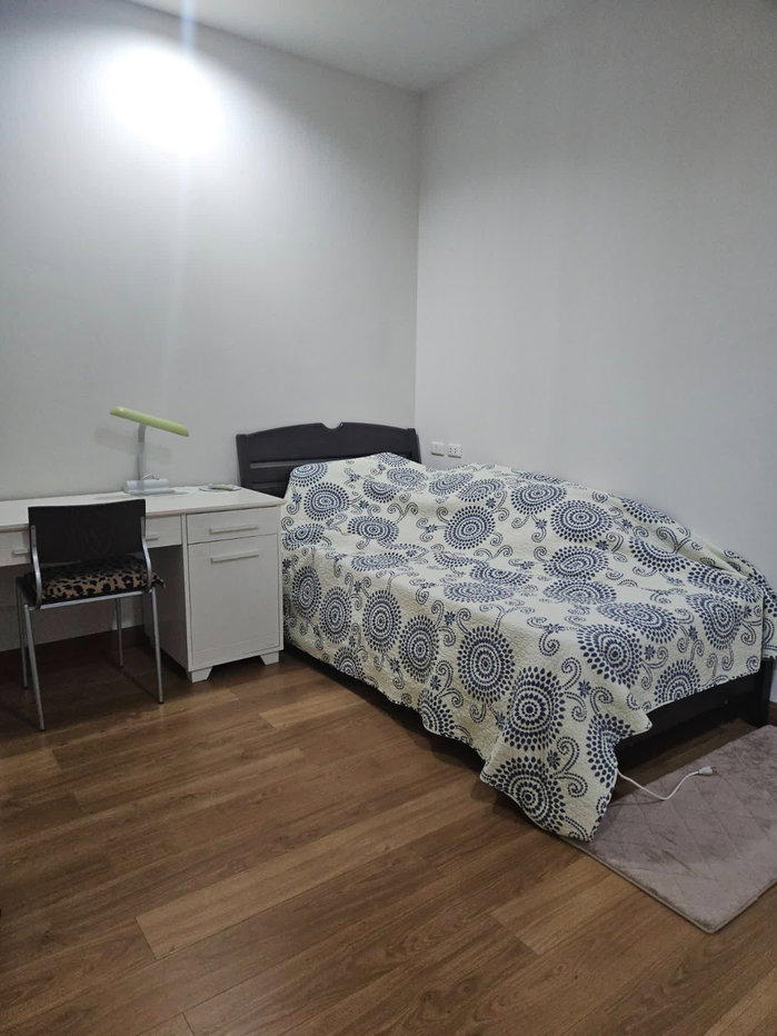 picture Baan Klang Krung Siam Pathumwan【𝐑𝐄𝐍𝐓】🔥A cozy room with unique decorative details🔥 Contact Line ID: @hacondo - 4/10
