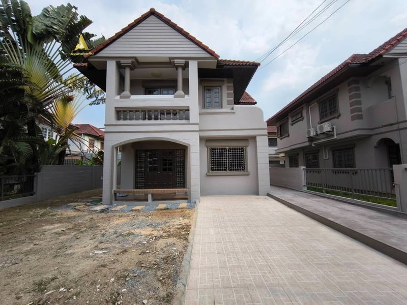 บ้านเดี่ยวให้เช่า : ให้เช่าบ้านเดี่ยว 2 ชั้น มณียา ท่าอิฐ รัตนาธิเบศร์ มีเฟอร์นิเจอร์บางส่วน