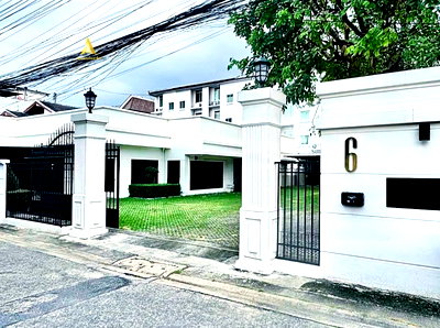 บ้านเดี่ยวให้เช่า : ให้เช่า Home office บ้านชั้นเดียว เนื้อที่ 200 ตร.ว. ย่านลาดพร้าว 71 นาคนิวาส ที่จอดรถ 18 คัน