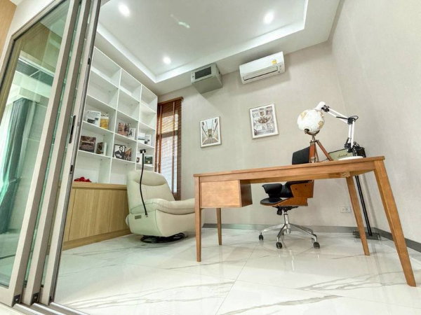 รูป Luxury Pool Villa ทำเลพรีเมียม ใกล้มาบประชัน พัทยา บรรยากาศเงียบสงบ - รูปที่ 8/19