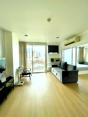 คอนโดให้เช่า : FOR RENT ： D65 Condominium 🔥PRICE 🔥 20,000 BAHT/Month 🔥line :@190evxgl