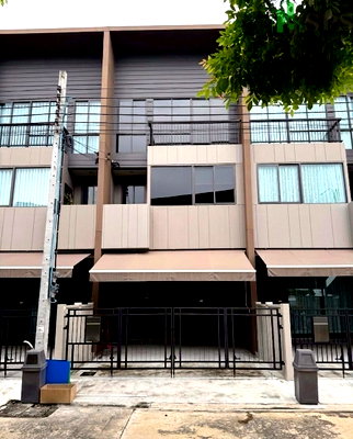 Townhouses for rent เทสโก้โลตัส บางพลี : Townhome for Rent at Baan Klang Muang Bangna–Wongwaen (SPSJP403)