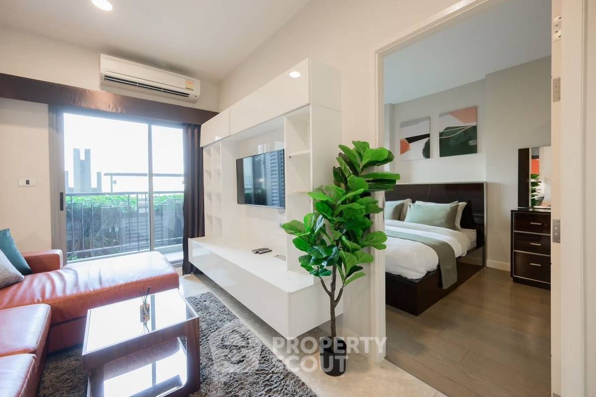 picture Well-Located 1-BR Condo At The Crest Sukhumvit 34, 200m To BTS Thong Lor (ID 2977809) - 3/11