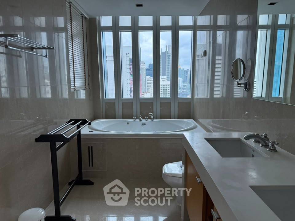 picture 4-BR Condo at Athenee Residence near BTS Phloen Chit (ID 2976921) - 4/13