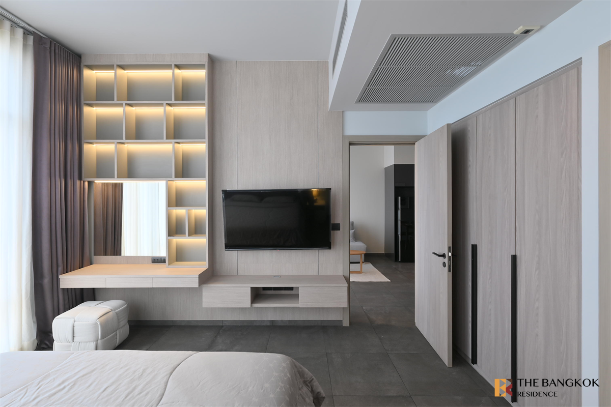 picture The Lofts Asoke Book quickly before the room is gone!! near MRT Phetchaburi Station - 8/10