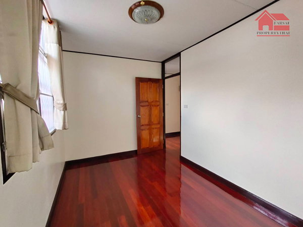 รูป ให้เช่าบ้านเดี่ยว 2ชั้น เนื้อที่ 60 ตร.ว พื้นที่ใช้สอย 220 ตร.ม 6ห้องนอน 3ห้องน้ำ แอร์ ถนน ลาดพร้าว เขตบางกะปิ ราคาเช่า 32,000 บ/ด - รูปที่ 3/17