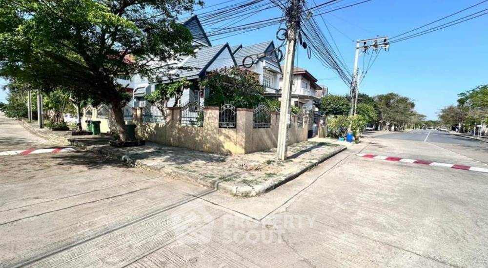 picture 3-BR House in Tha Kham (ID 1506869) - 1/17