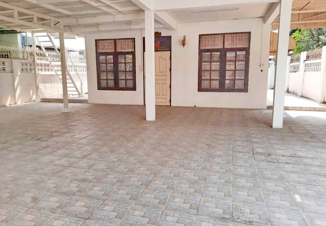 picture HK0480, House for rent 3 Br.,Huaikhwang - 2/11