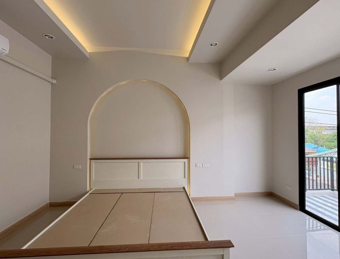 รูป WS7697 🏡✨ ให้เช่า ทาวน์โฮมหรูรีโนเวท 📍 บ้านกลางเมือง ลาดพร้าว–โยธินพัฒนา  ใกล้ The Crystal และ Central EastVille เพียง 75,000 บาท/เดือน - รูปที่ 11/16