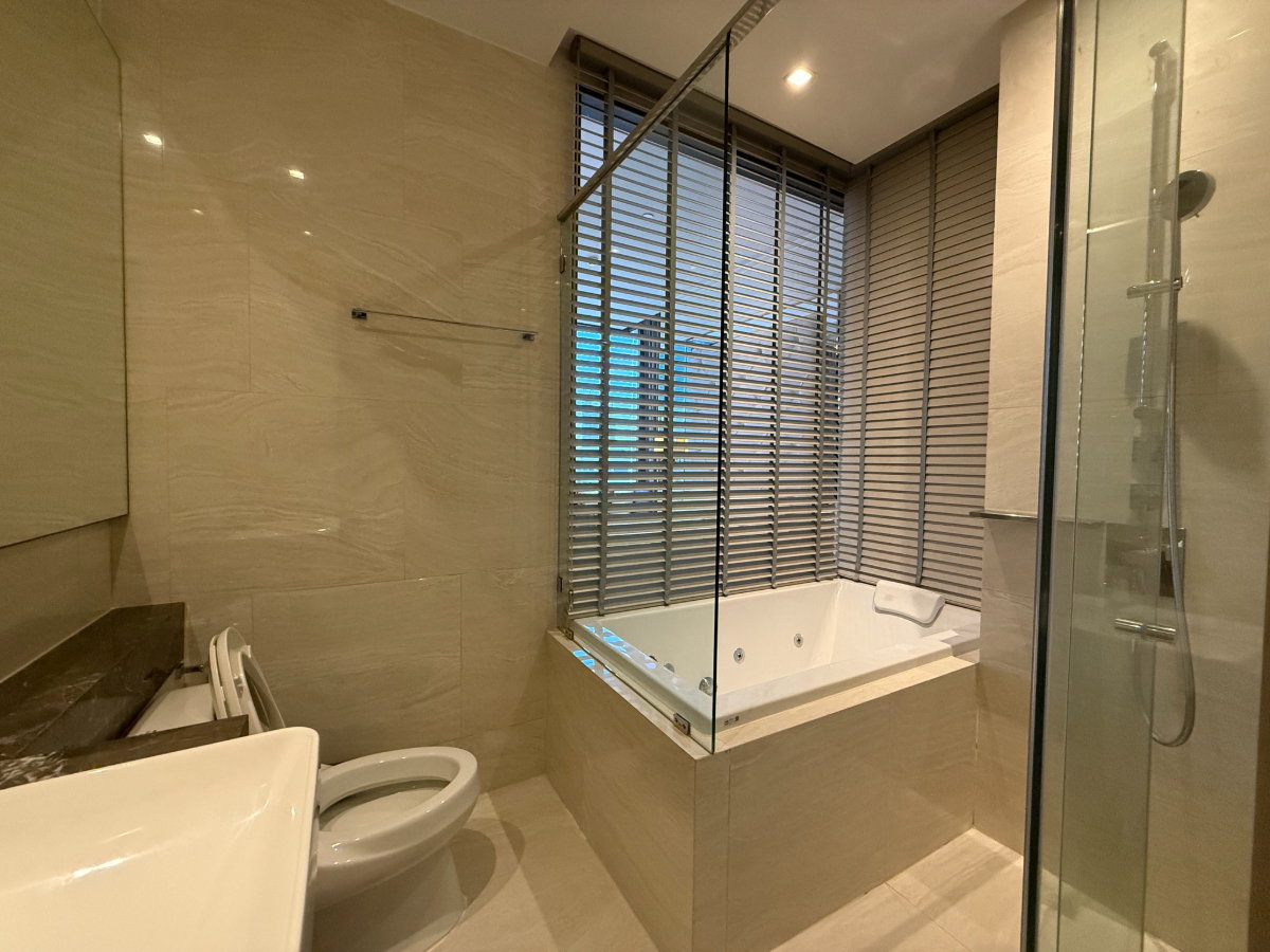 picture ✨ Luxury Condo in the Heart of Silom [𝑭𝒐𝒓 𝑹𝑬𝑵𝑻] Ashton Silom Condo - 23/26