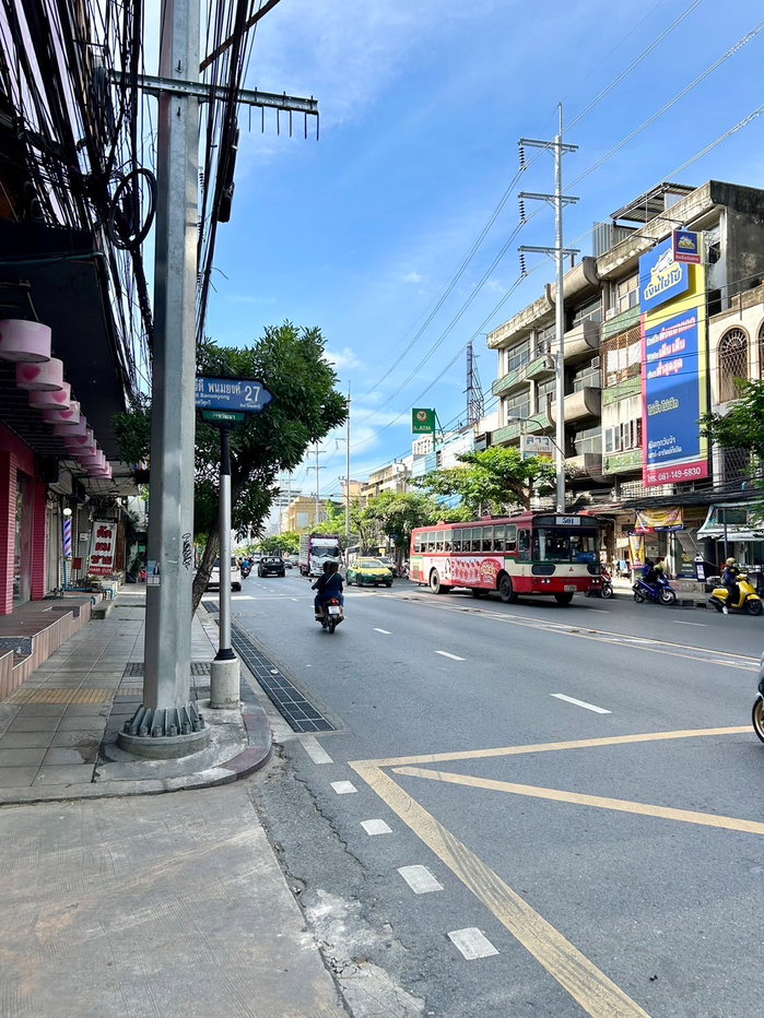 รูป ห้อง 100 ตรม ให้เช่าบนถนนสุขุมวิท 71 - รูปที่ 19/19