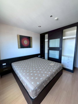 For rent Sriracha Condo, beautiful room, move in Ready, in the heart of Sriracha city.