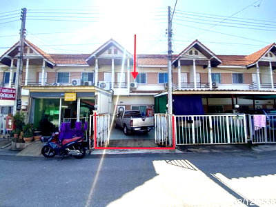 ทาวน์โฮม ชัยบาดาล ลพบุรี : ทาวน์เฮ้าส์ 18 ตร.วา ชัยบาดาล ลพบุรี 1.3M