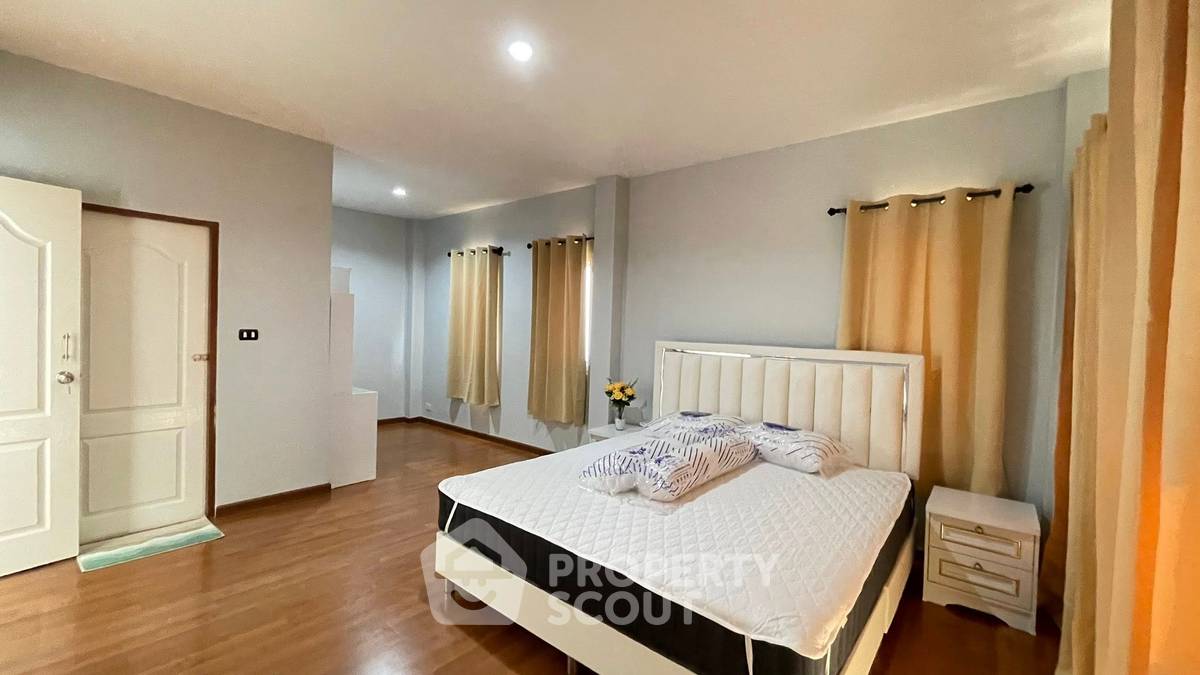 รูป บ้าน 4-ห้องนอน ใน สวนหลวง (ID 2983333) - รูปที่ 9/18