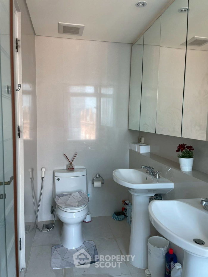picture 2-BR Condo at Aguston Sukhumvit 22 near MRT Queen Sirikit National Convention Centre (ID 2983209) - 9/18