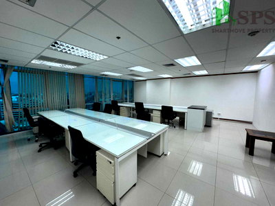 Office for rent MRT Sutthisan : Office Space for Rent on Ratchadaphisek Road (SPSJP398)