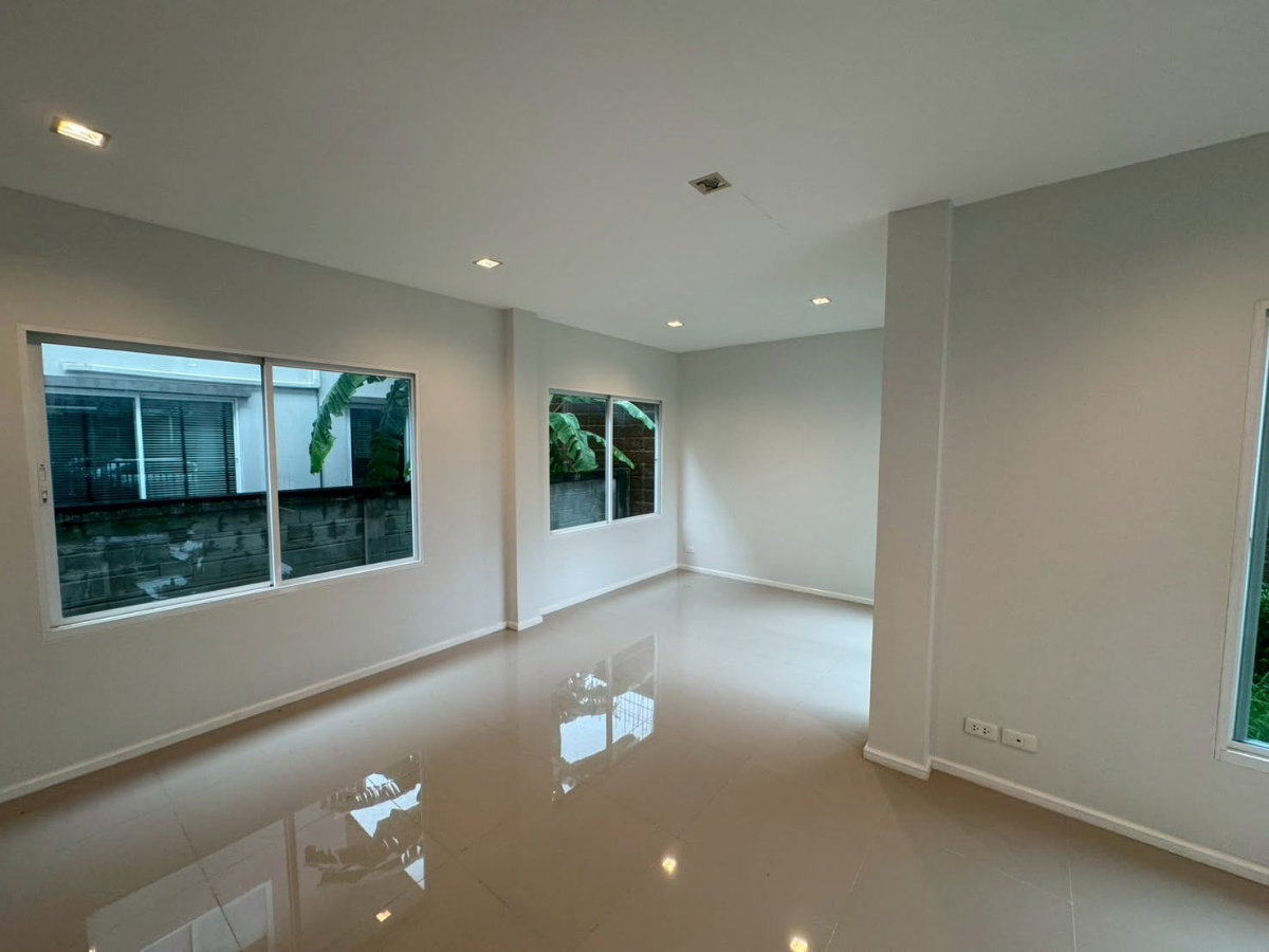 รูป [VR0364] 🔥 เช่า 22,000/เดือน หรือ ขาย 6 ล้าน | Casa Ville รังสิต-คลอง 2 บ้านเดี่ยว 2 ชั้น 58 ตร.ว. 3 นอน 3 น้ำ  พื้นที่รอบบ้านเยอะ! 🔥 - รูปที่ 19/21