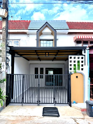 ทาวน์โฮม ถนนรามคำแหง : ทาวน์เฮ้าส์ หมู่บ้านปรีชา 9 ตกแต่งใหม่ พร้อมอยู่ มีนบุรี ทำเลดี รามคำแหง186  ใกล้รถไฟฟ้าสายสีส้ม เฟอร์นิเจอร์สวย