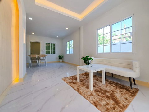 Townhouse for Sale: Prime Location in Bang Bua Thong | Near MRT & Central Westgate | 2.59M Baht (Free Transfer + Full Giveaways!)