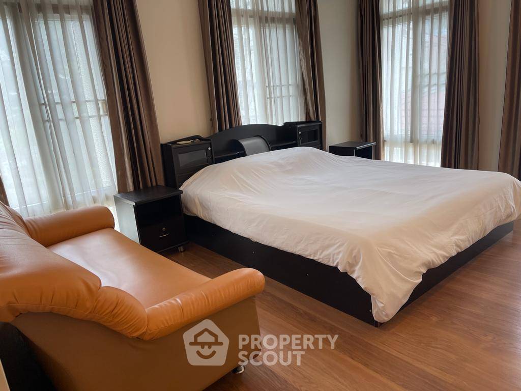 รูป คอนโด 3-ห้องนอน ที่ วัฒนา สวีท คอนโดมิเนียม ใกล้ BTS นานา (ID 1569383) - รูปที่ 4/8
