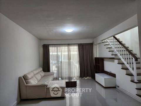 3-BR Townhouse in Hua Mak (ID 2974362)