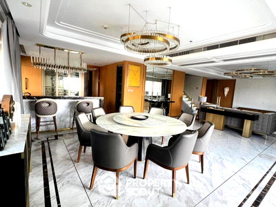 Condos for sale : 3-BR Condo at Le Raffine Sukhumvit 24 Condominium near BTS Phrom Phong (ID 2979995)