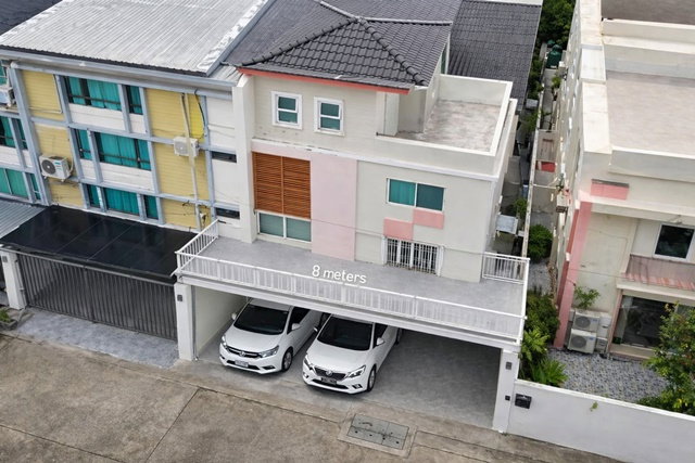 รูป ใกล้ เซ็นทรัลอีสต์วิลล์ 400 ม. ถ.ลาดพร้าว71นาคนิวาส12-22 บ้าน 4 ชั้น หน้ากว้าง 8 เมตร 4นอน 3 น้ำ ถนนประดิษฐ์มนูธรรม 28 ตร.ว. 450 ตร.ม. - รูปที่ 1/8