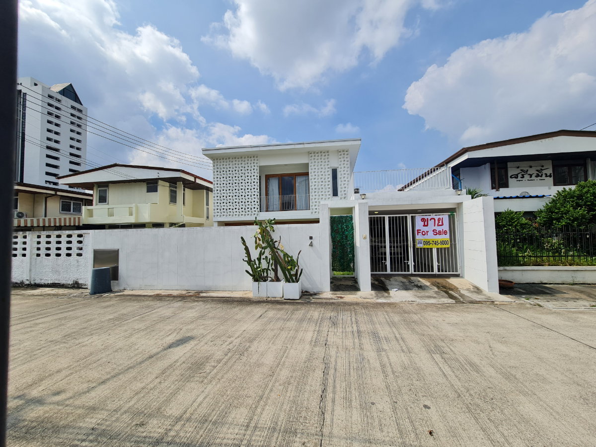 รูป ขายด่วน (จะย้ายไปต่างประเทศ) บ้านสวยพร้อมอยู่ 60 ตรว. Minimal Style by Renos หมู่บ้านเสรี, รามคำแหง, พระราม 9 (Seri Village Ramkhamhaeng - Rama 9) - รูปที่ 11/27