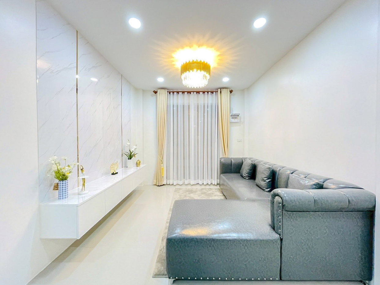 รูป 2 Storey Townhome for Sale East Pattaya Fully Furnished - รูปที่ 2/13