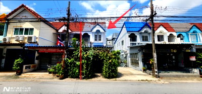 ทาวน์โฮม ถนนรามคำแหง : 69050298 : ขายทาวน์เฮ้าส์ 2 ชั้น หลังริม ติดถนนเมน หมู่บ้าน 5 กะรัต วิลล่า รามคำแหง ขนาด 20 ตรว.  ถนนรามคำแหง 68